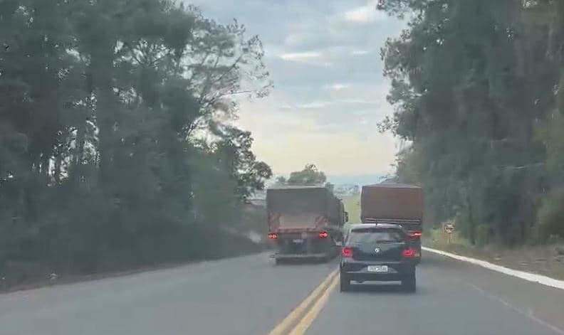 Caminhoneiro ignora riscos em ultrapassagem perigosa; vídeo!