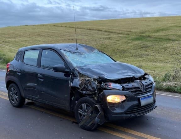 Automóvel teve perda total (Foto: Arquivo pessoal)