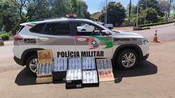 Mercadoria estava em automóvel (Foto: Polícia Militar)