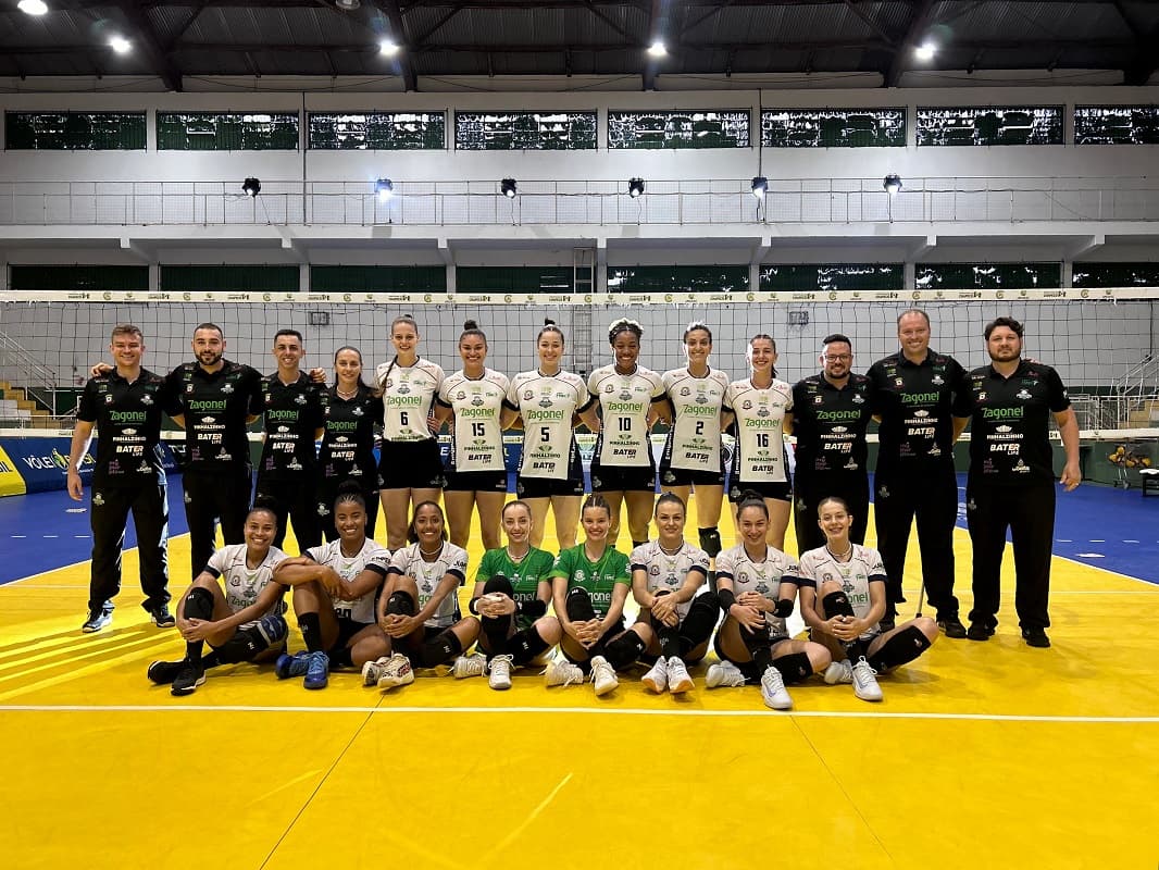 Estreia da equipe na Super Liga B (Foto: Renan Ribeiro )
