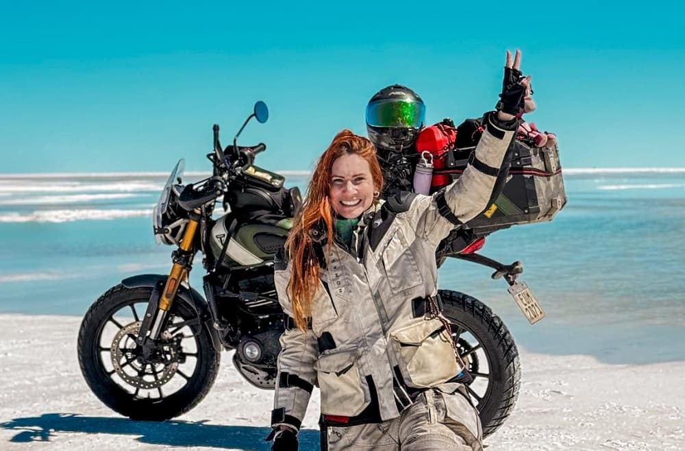 Brasileira segue conhecendo paisagens pelo mundo (Foto: Arquivo pessoal)