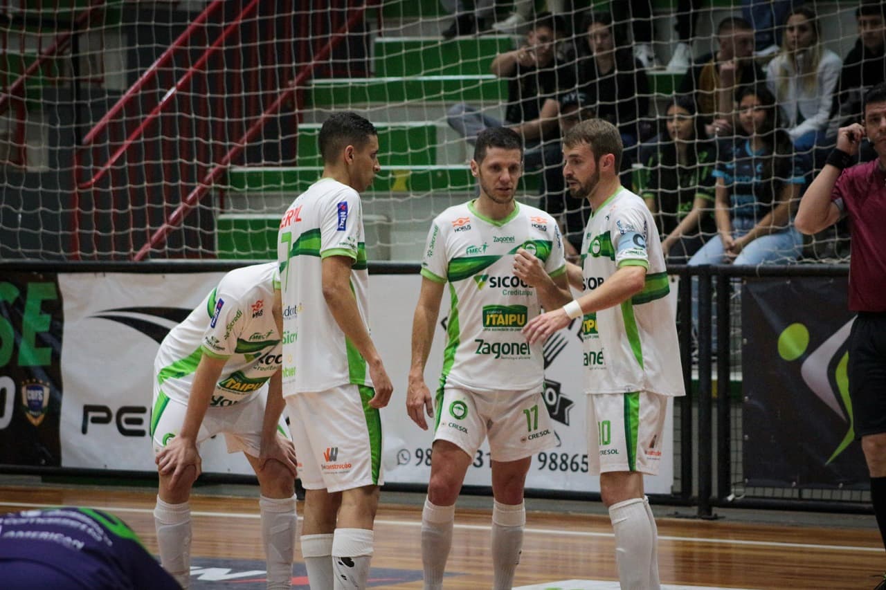Times se enfretaram duas vezes neste ano, com um empate e uma vitória da Pinhalense (Foto: Felipe Eduardo Zamboni)