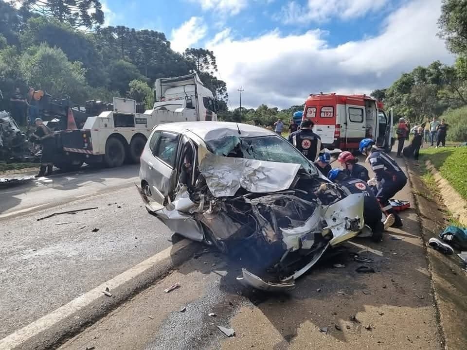 Carro com placas de cidade catarinense (Foto: PRF)