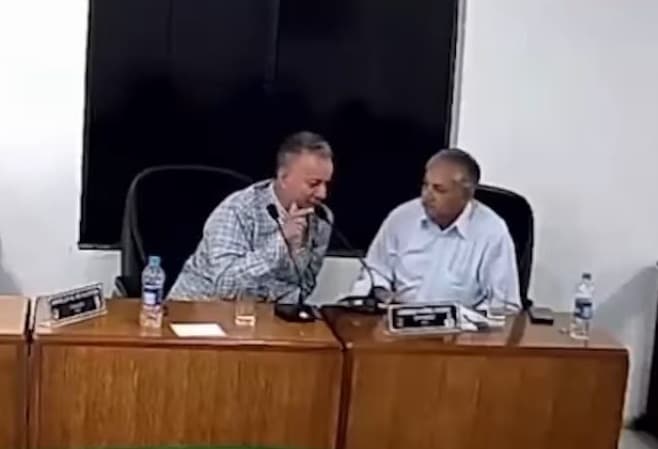 Vereador chega bêbado em sessão da Câmara