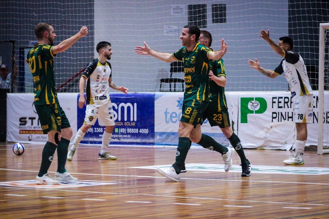 Pinhalense Futsal Zagonel vem de empate em casa pela Copa SC (Foto: Felipe Eduardo Zamboni)