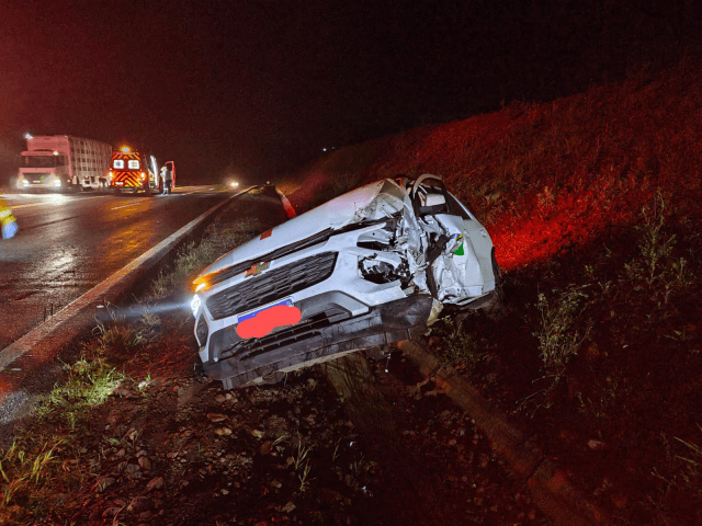 Mãe e filha sofrem acidente em transporte da Saúde