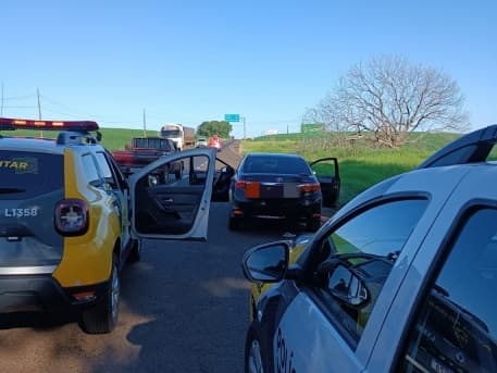 Carro de cliente de boate é levado por assaltantes