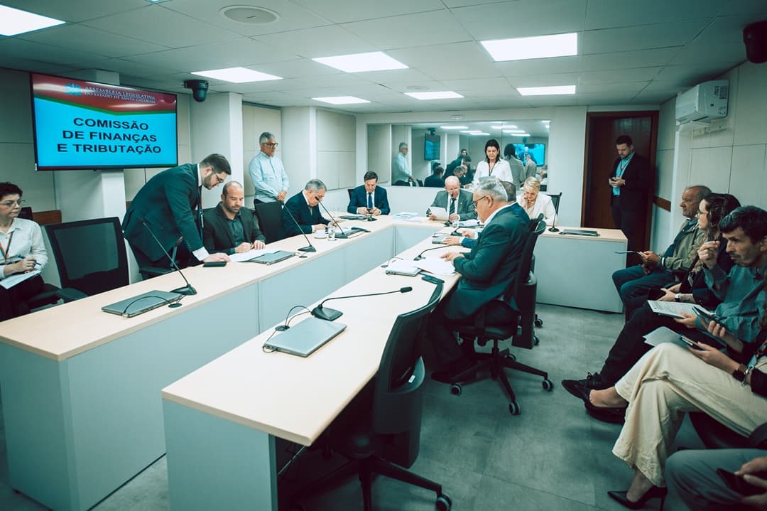 Deputados atrelam emendas parlamentares impositivas a 1,55% da Receita Corrente Liquida