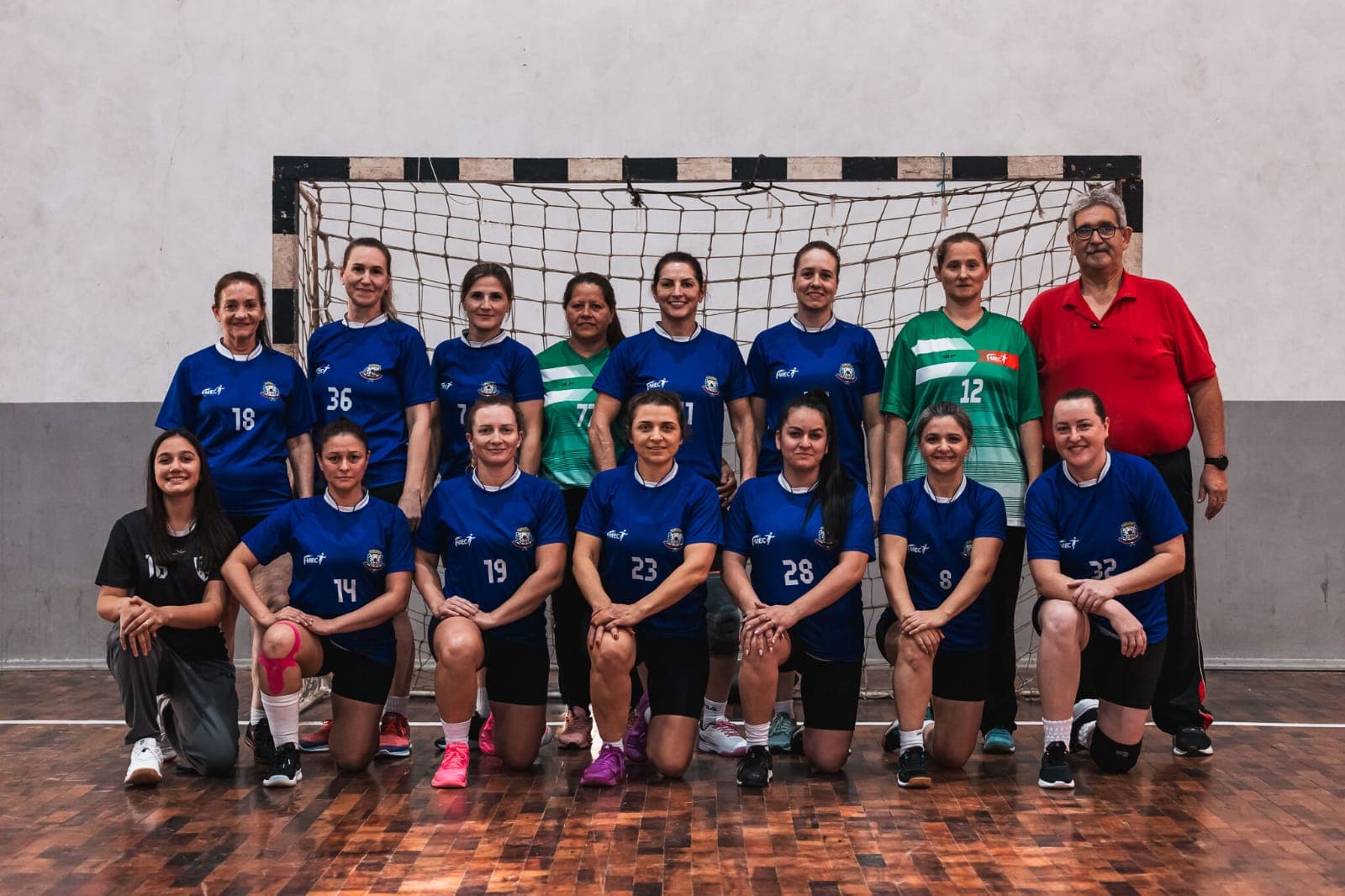 Equipe feminina de handebol que esteve em ação (Foto: Divulgação)