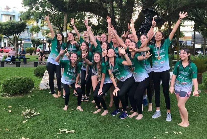 Conquista foi comemorada com carreata e muita alegria (Foto: Prefeitura de Saudades)