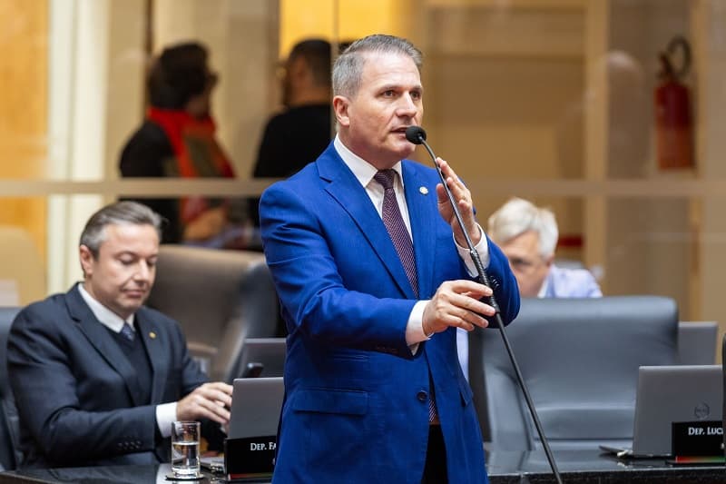 Assembleia Legislativa discute piso salarial para motoristas de ambulância em SC