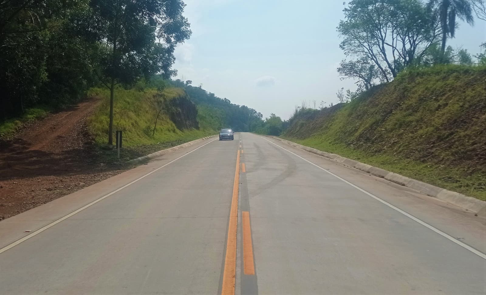 BR-163 em Guaraciba está sendo recuperada com pavimento de concreto  (Foto: PRF/DNIT)