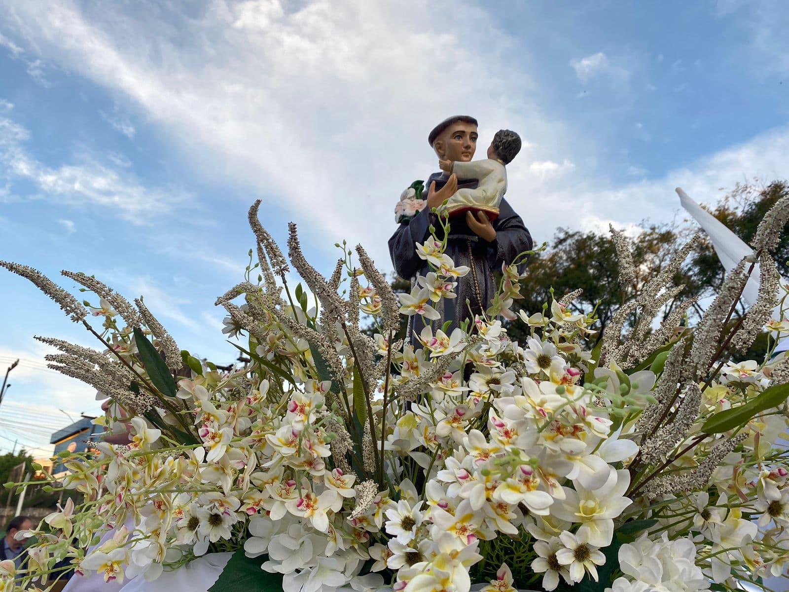 Saiba quem foram os ganhadores de rifa do Padroeiro Santo Antônio