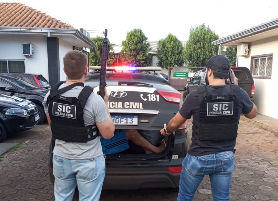 Jovem foi preso e levado a presídio (Foto: Polícia Civil)