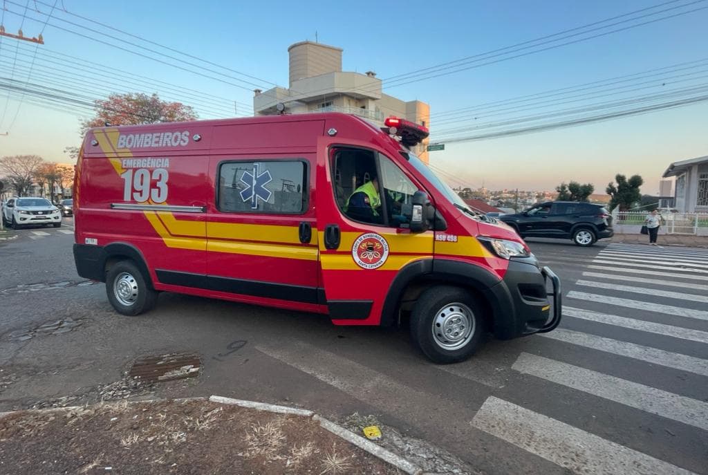 Bombeiros foram imediatamente chamados (Foto: Henrique Paulo Koch)