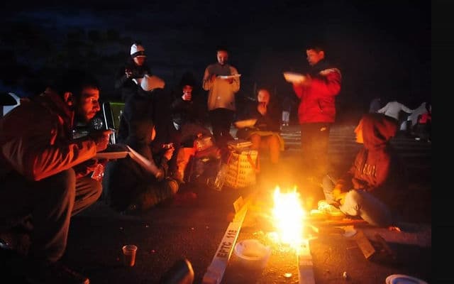 Moradores acharam um jeito de escapar das baixas temperaturas (Foto: Divulgação )