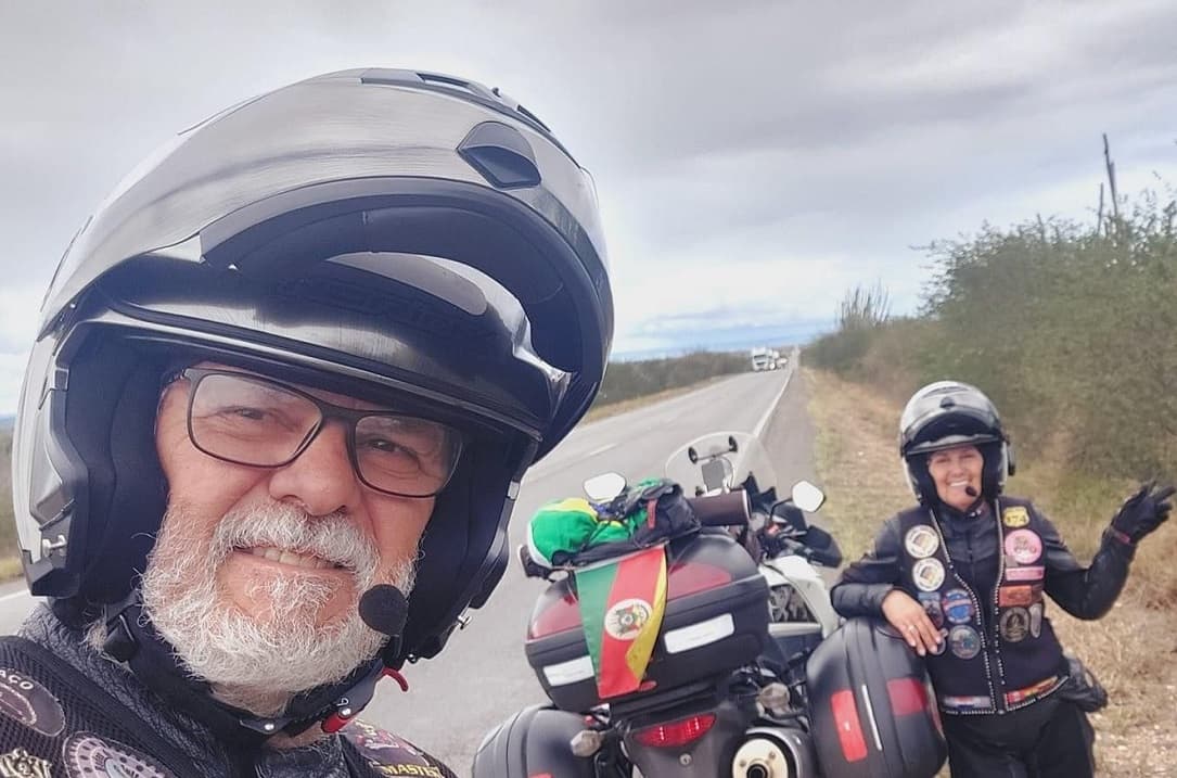 Paulo Paviani e Maria Negrini se aventuram pelas estradas (Foto: Divulgação)
