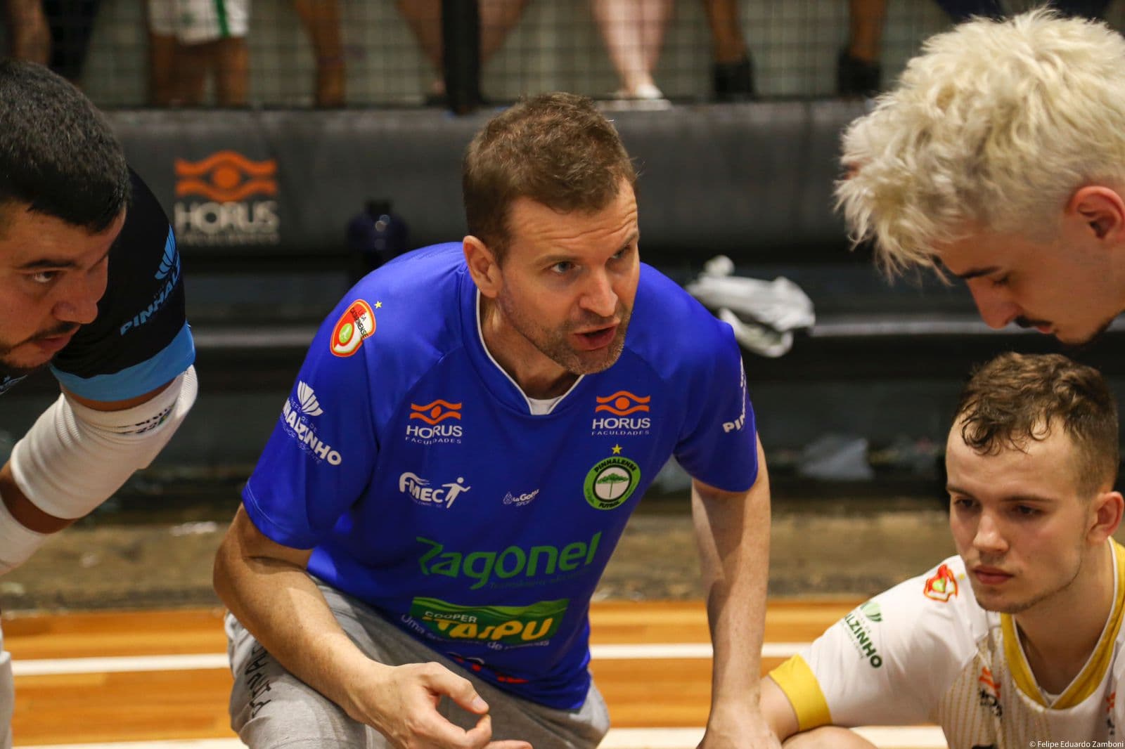 Lewis volta ao comando técnico da Pinhalense Futsal