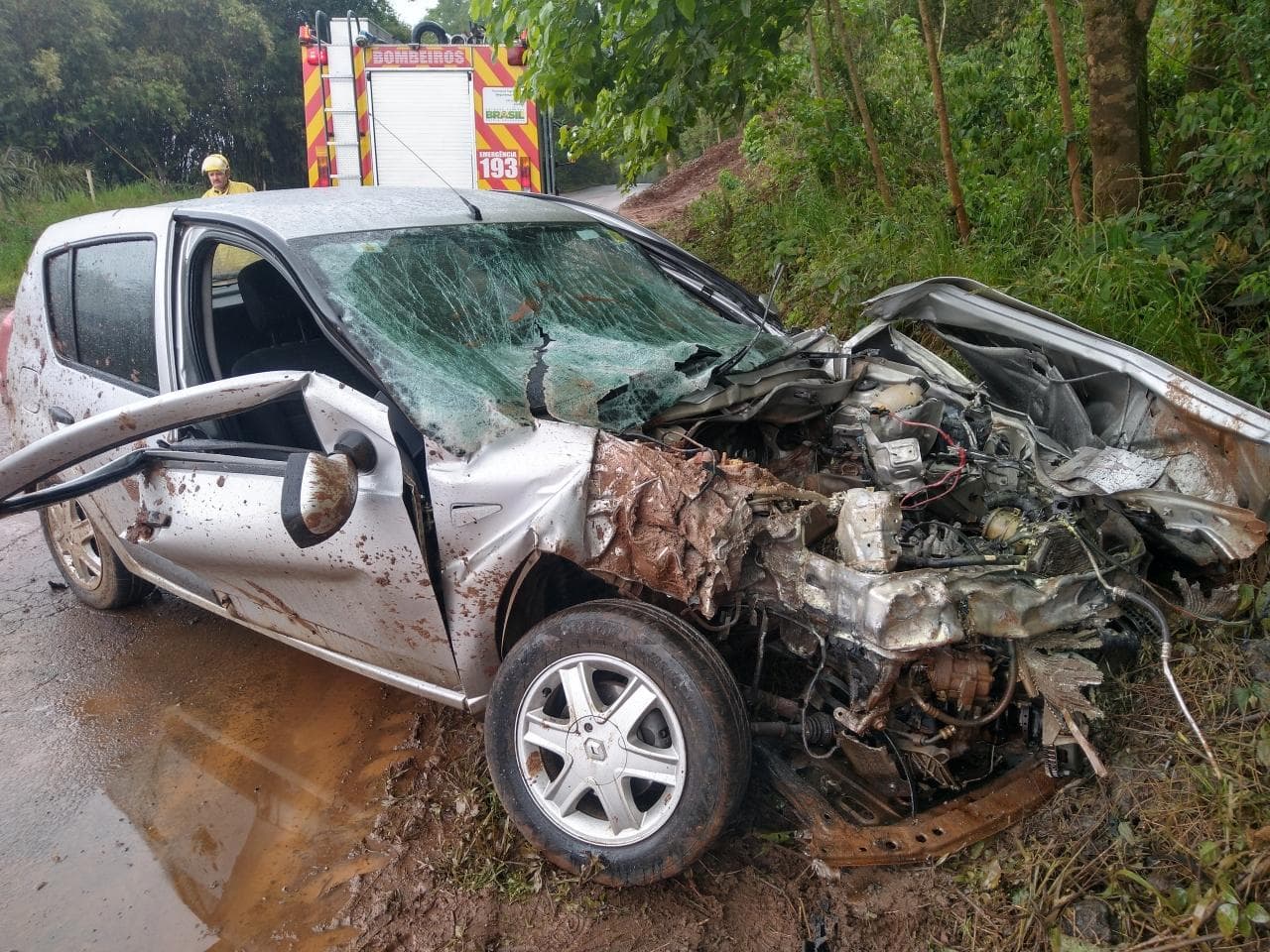 Grave acidente foi registrado em Xavantina (Foto: Polícia Militar Rodoviária)