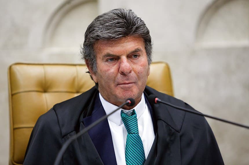 Após 13 horas de voto, Fux absolve Bolsonaro e condena Cid e Braga Netto