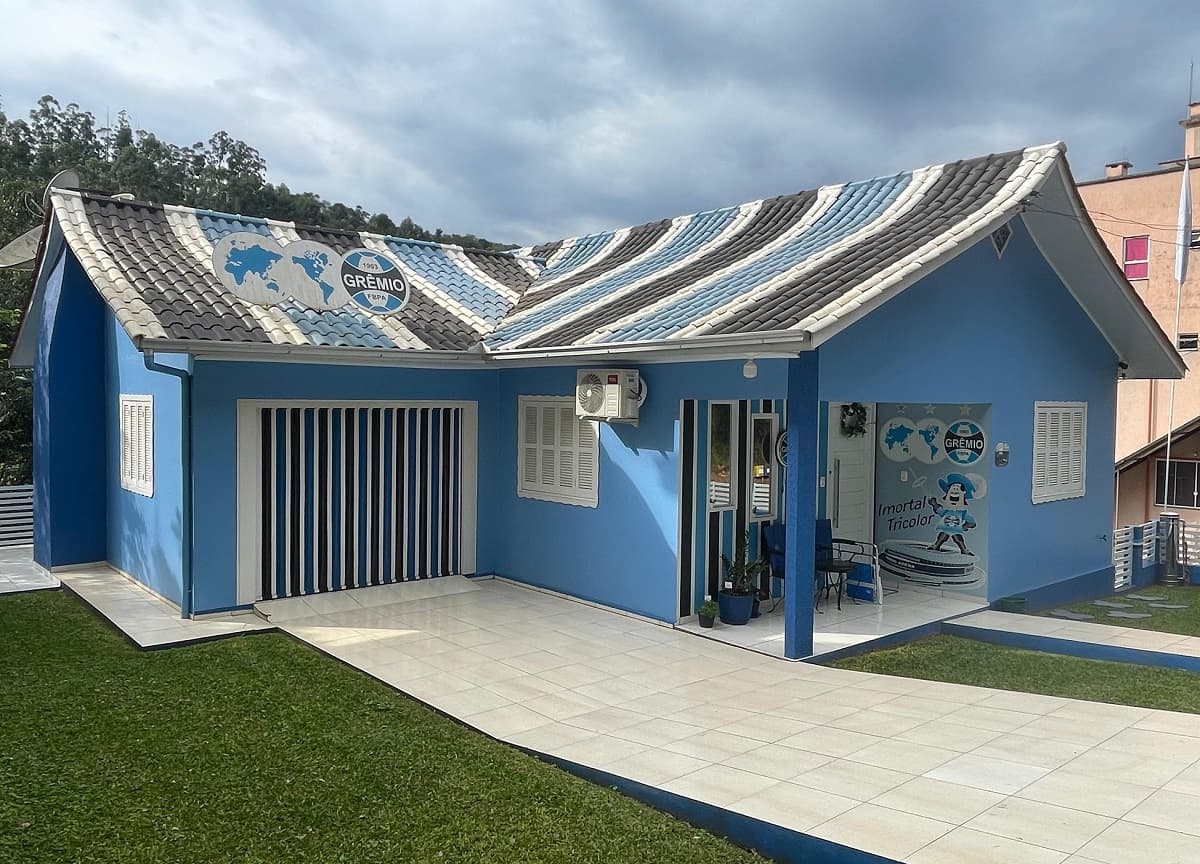 Imóvel chama atenção pela decoração (Foto: Henrique Paulo Koch)
