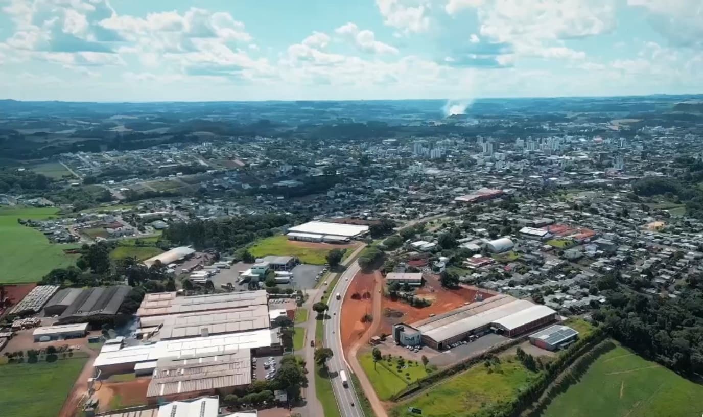 Tarifaço ocasiona 160 demissões em Pinhalzinho