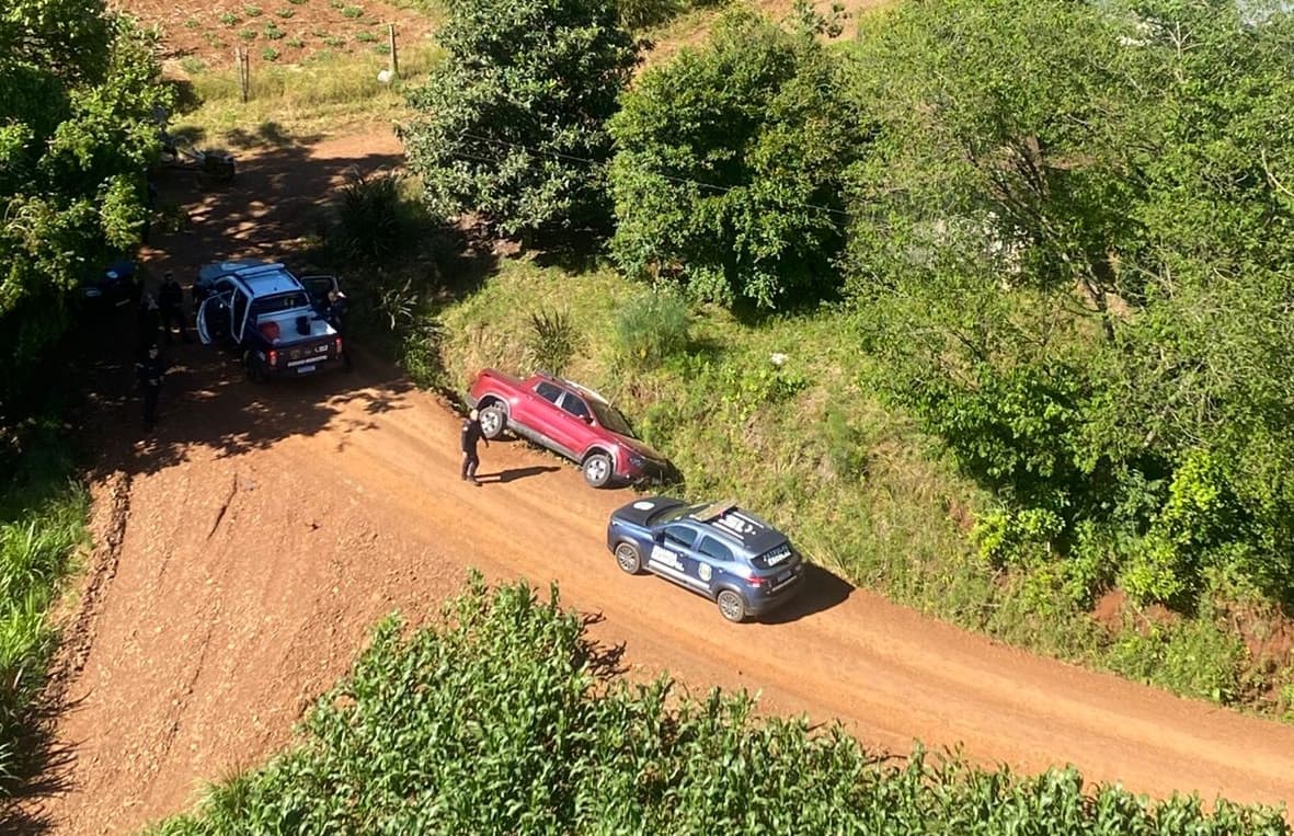 Helicóptero ajuda na captura de dupla em matagal