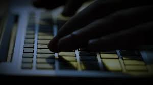 caso também serve de alerta para a importância de se manter atenção em relacionamentos virtuais (Foto: Divulgação)