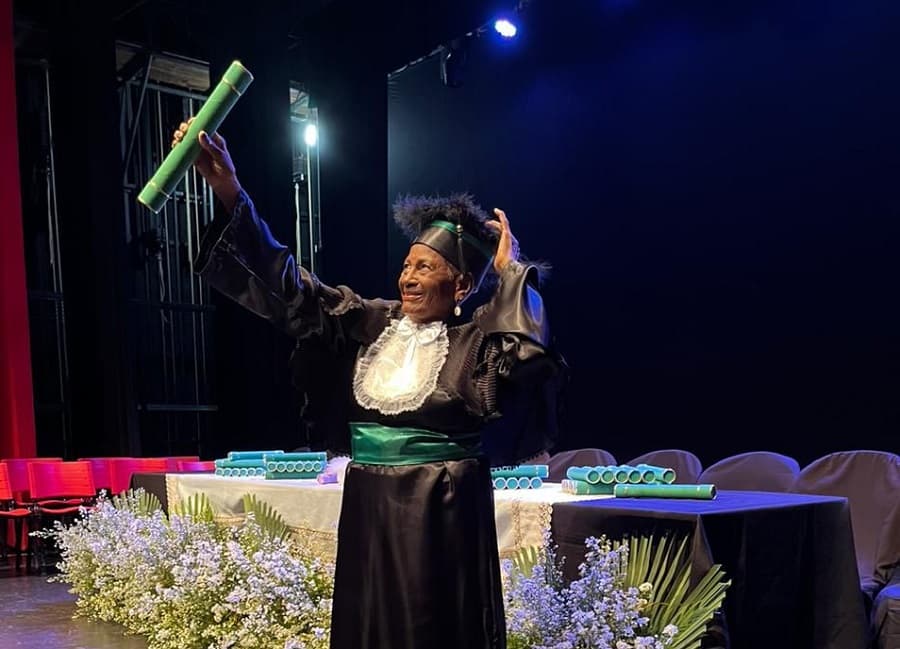 Mulher fez curso em escola pública (Foto: Divulgação)