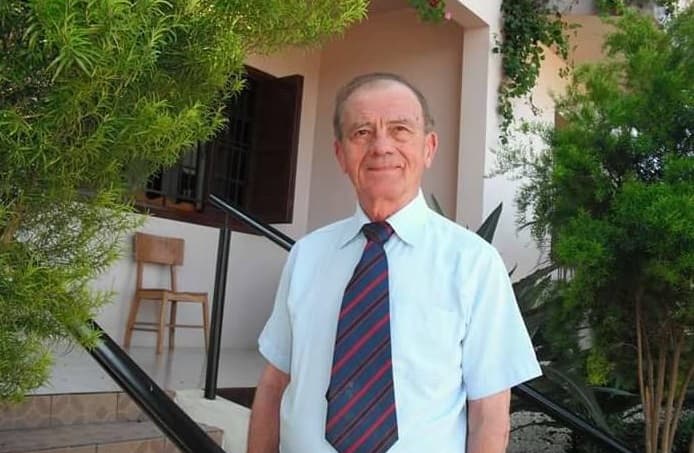 Padre Alcino falava vários idiomas (Foto: Arquivo pessoal)