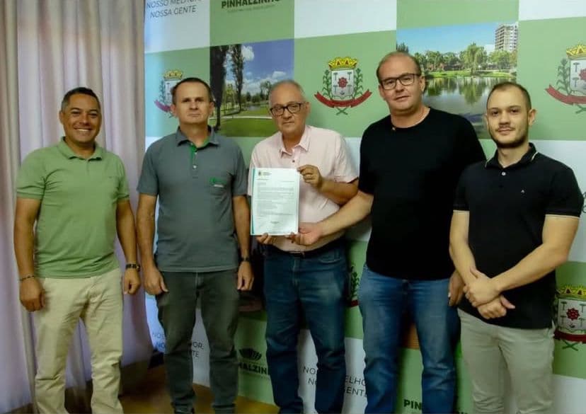 Vereadores estiveram com o atual e o futuro prefeito do município (Foto: Divulgação)