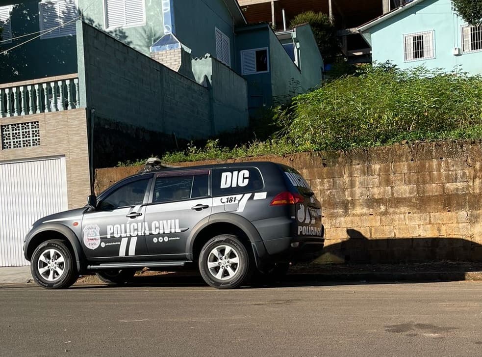 Polícia fecha o cerco ao crime e prende dois rapazes