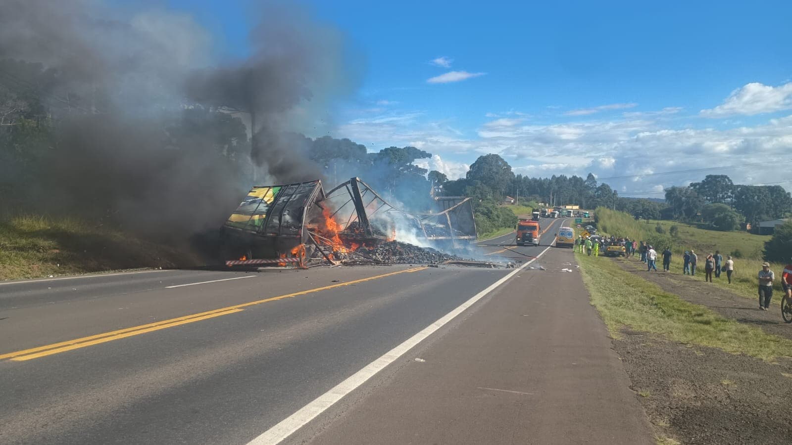 Acidente tirou a vida de três pessoas (Foto: PRF)