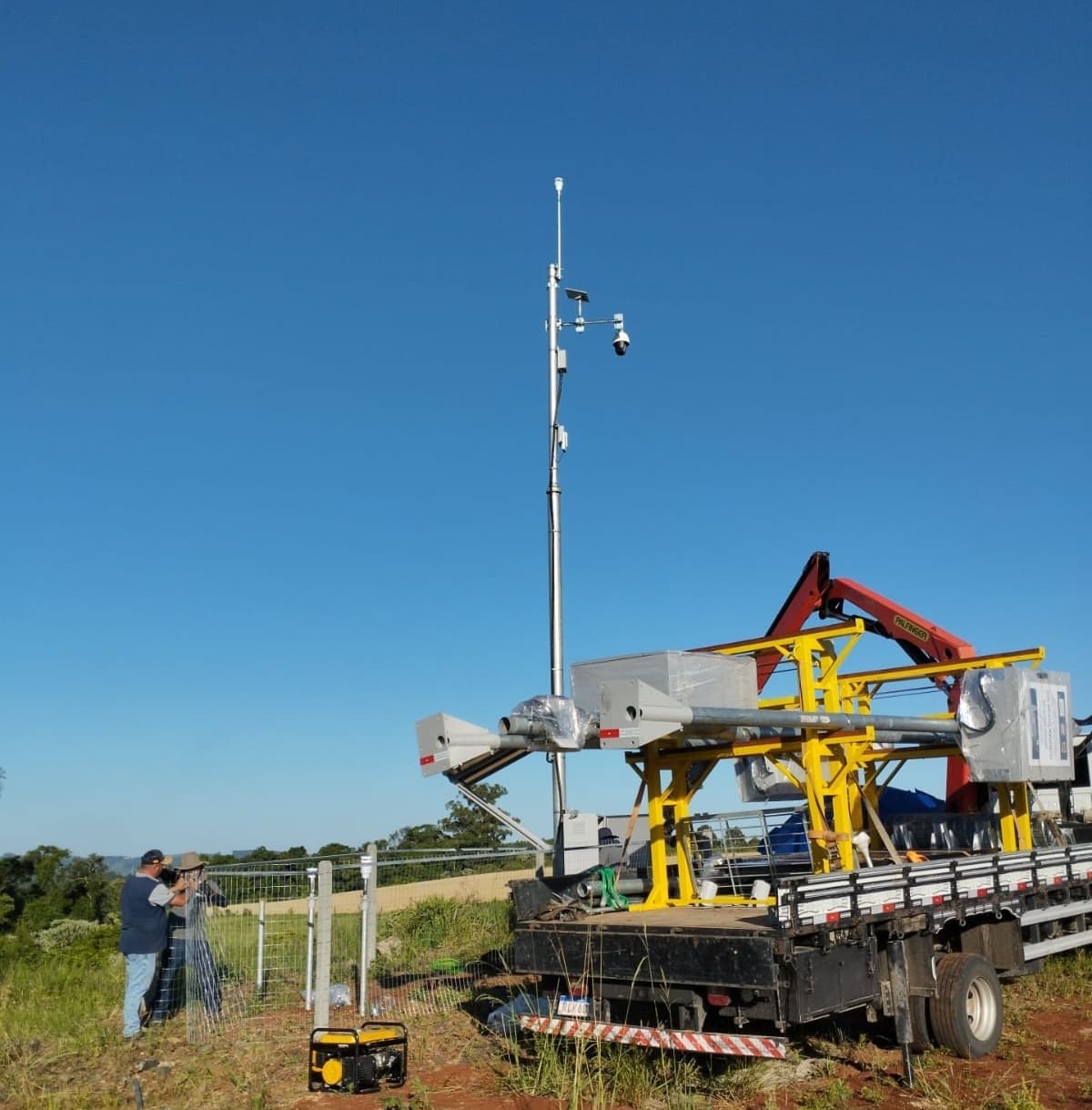 Estação Meteorológica foi instalada em Pinhalzinho (Foto: Defesa Civil)