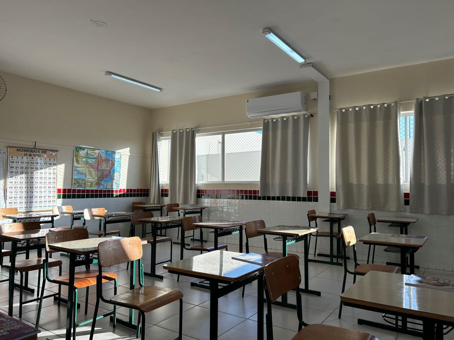 Climatização das escolas avança em SC com chegada de 3 mil novos aparelhos de ar-condicionado