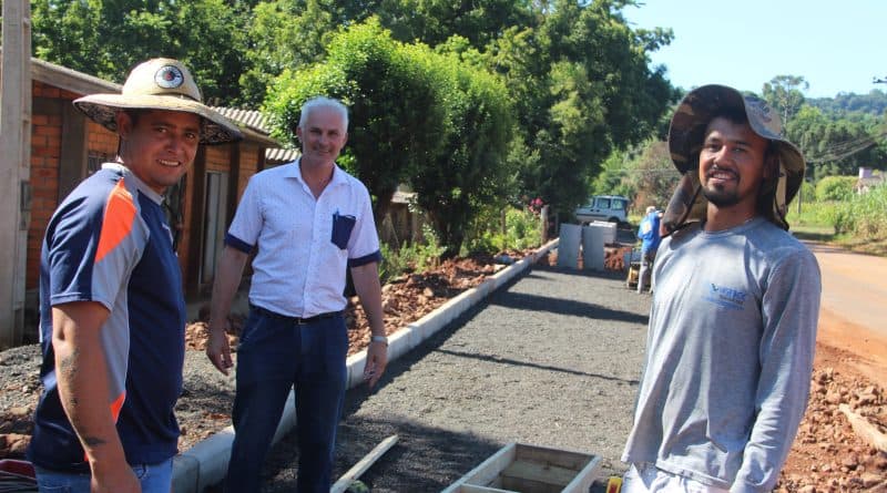 Obra da pista de caminhada em União do Oeste foi retomada 