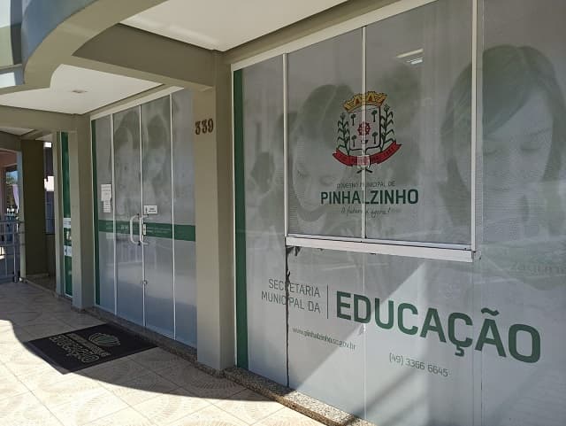 Secretaria de Educação de Pinhalzinho está realizando rematrículas  (Foto: Gilmar Bortese)