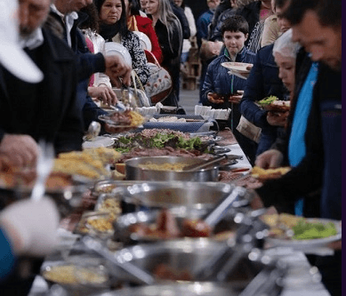 Festa do Vinho, Queijo e Salame é tradicional na Capital da Amizade (Foto: Eliéser Donhauser)