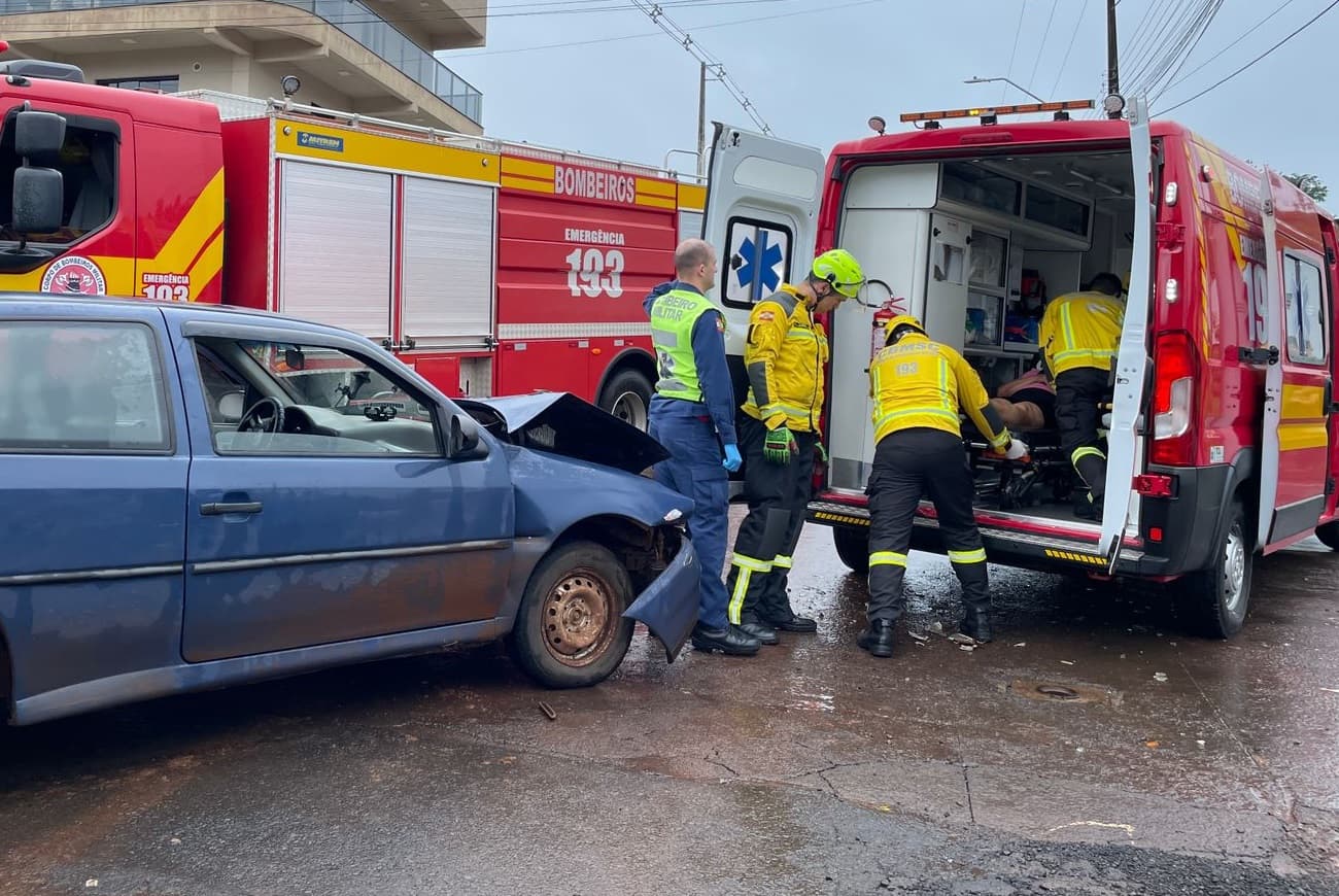 Colisão em cruzamento deixa uma vítima ferida