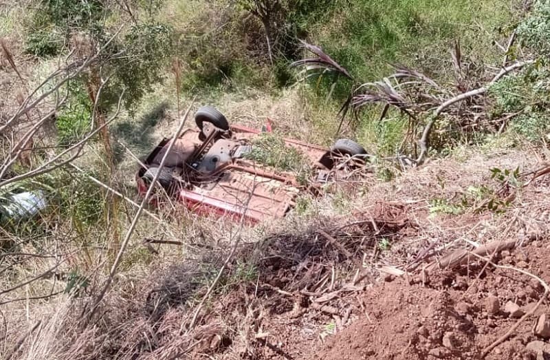 Resgate durou mais de uma hora (Foto: Corpo de Bombeiros)