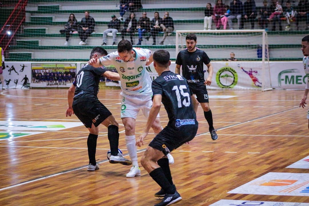 Pinhalense Futsal Zagonel sofre primeira derrota em casa na Copa SC