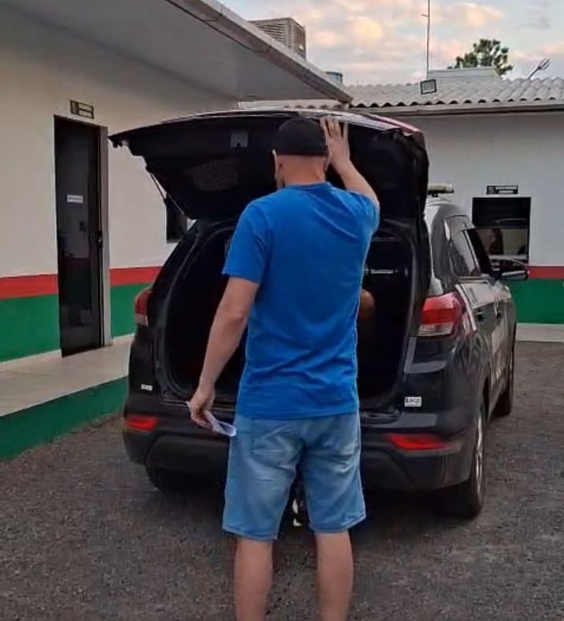Homem não resistiu a prisão e foi levado ao  presídio de Maravilha (Foto: Polícia Civil)