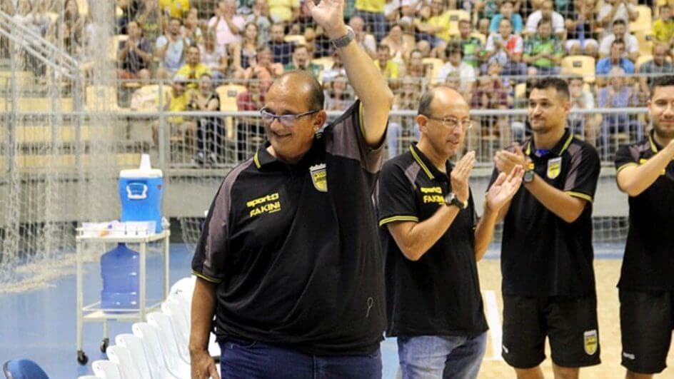 Fernando Ferretti é conseiderado um dos maiores técnicos de futsal (Foto: Divulgação/Jaraguá Futsal)