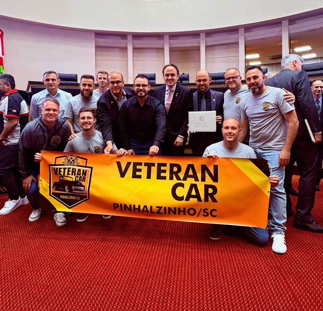 Veteran Car é homenageado na Alesc por fomento ao Antigomobilismo