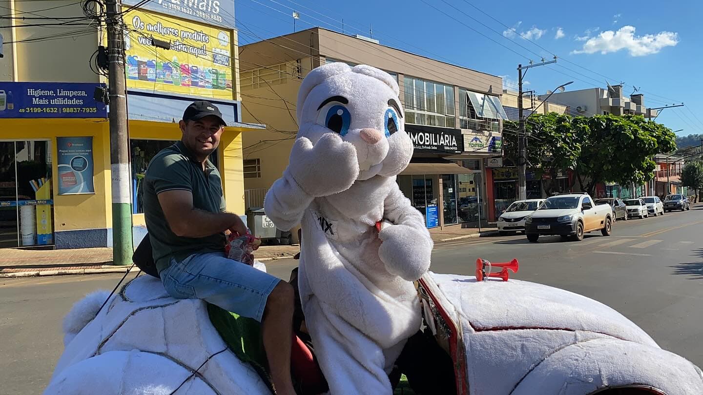 Doce Páscoa promete encantar crianças e famílias na Praça Central de Saudades