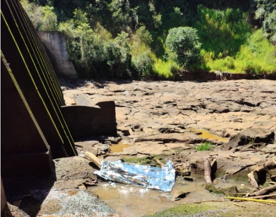 Trabalhador morre após cair de barragem  (Foto: Bombeiros )