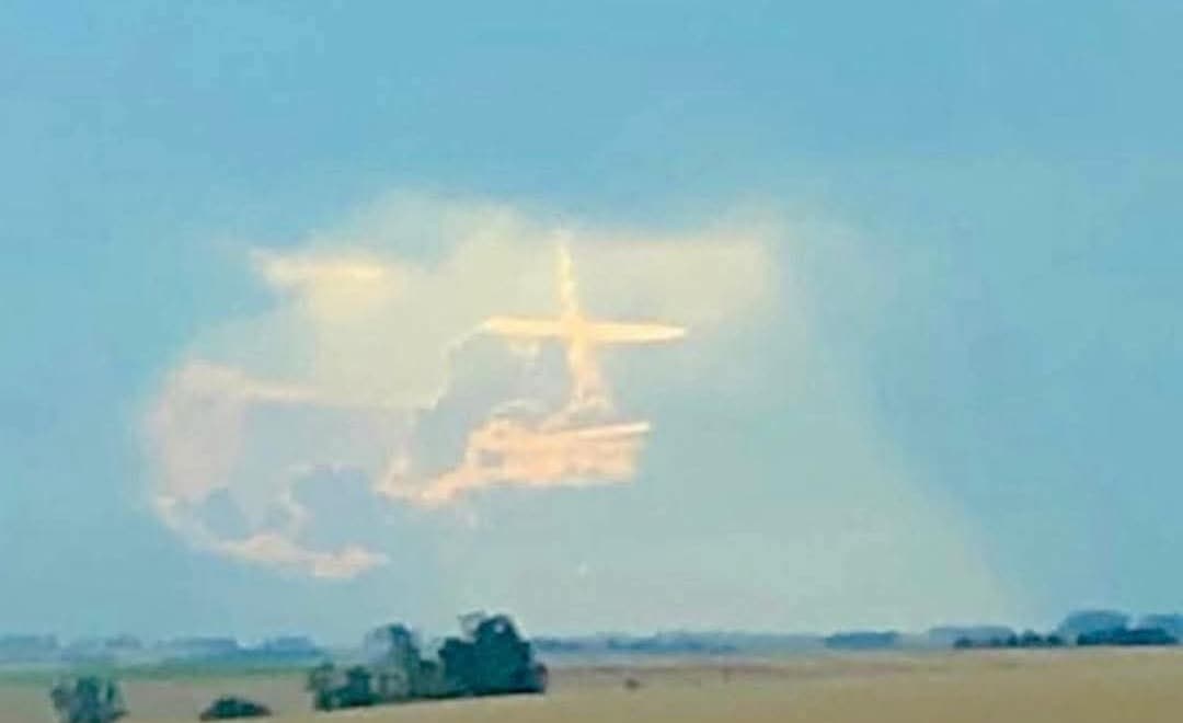 Cruz se forma em nuvens no Rio Grande do Sul