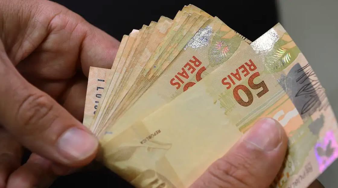 Ex-vereadores perdem direitos políticos por extorquir empresária  
