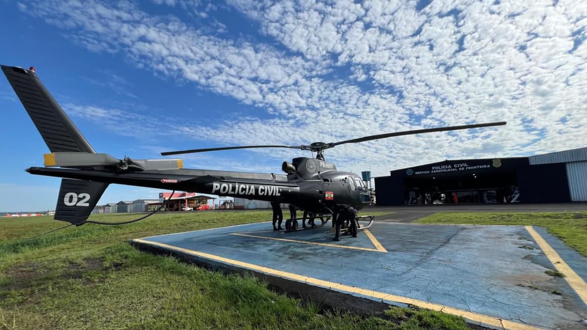 Helicóptero da Polícia Civil de Chapecó decola para auxiliar atingidos no RS