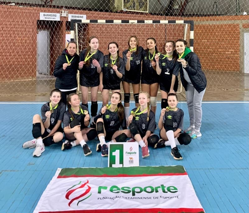 Campeãs invictas, Pinhalzinho se classifica para etapa Regional